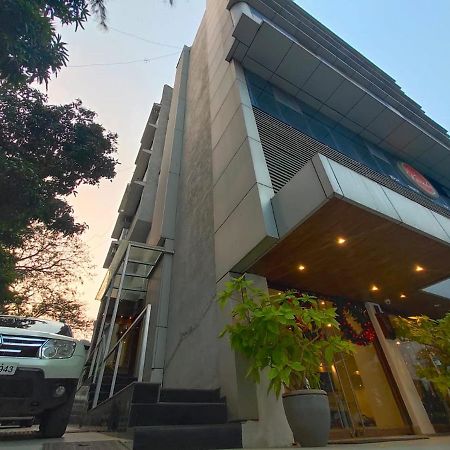 Hotel Samraj Mumbai  Buitenkant foto