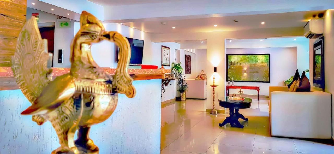 Hotel Samraj Mumbai  Buitenkant foto