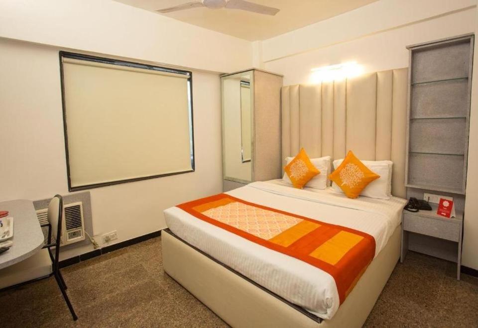 Hotel Samraj Mumbai  Buitenkant foto