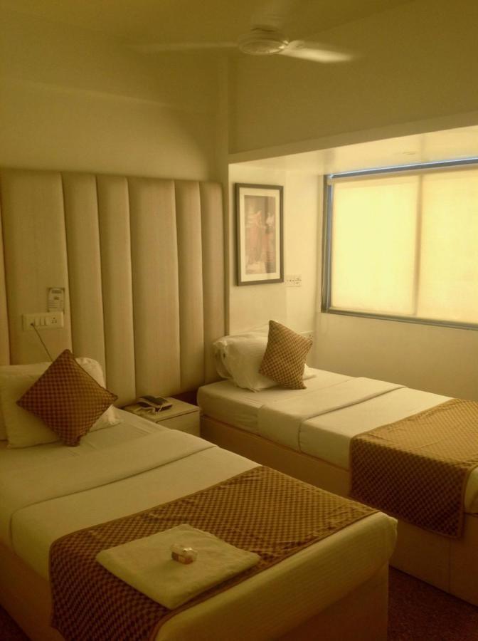 Hotel Samraj Mumbai  Buitenkant foto