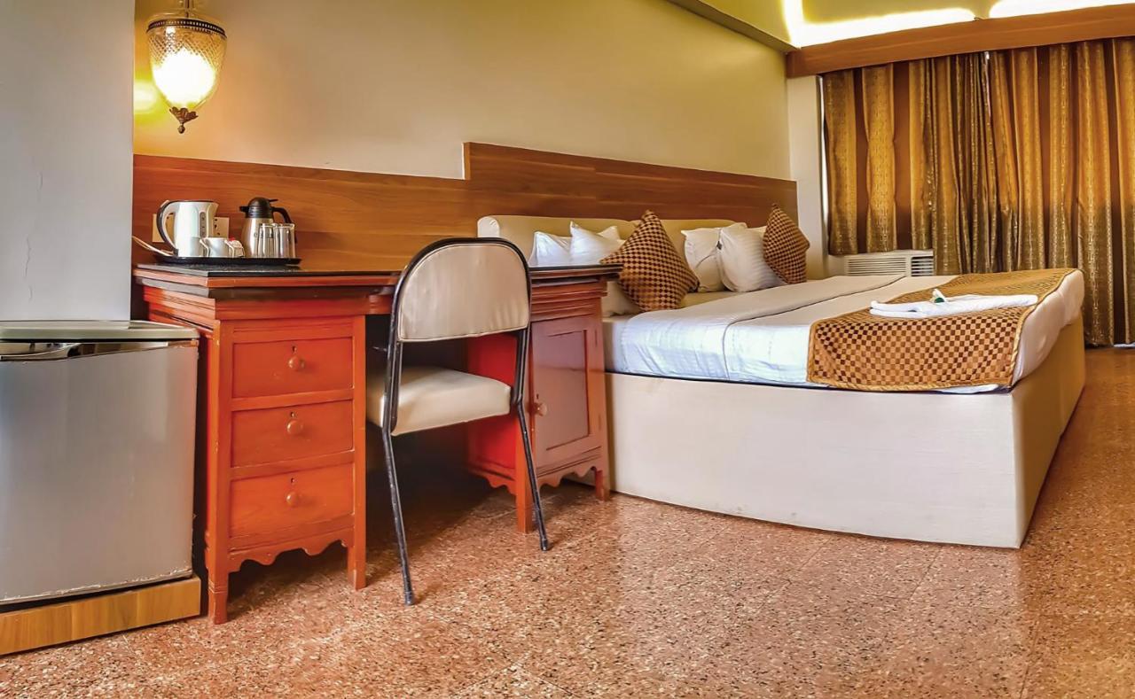 Hotel Samraj Mumbai  Buitenkant foto